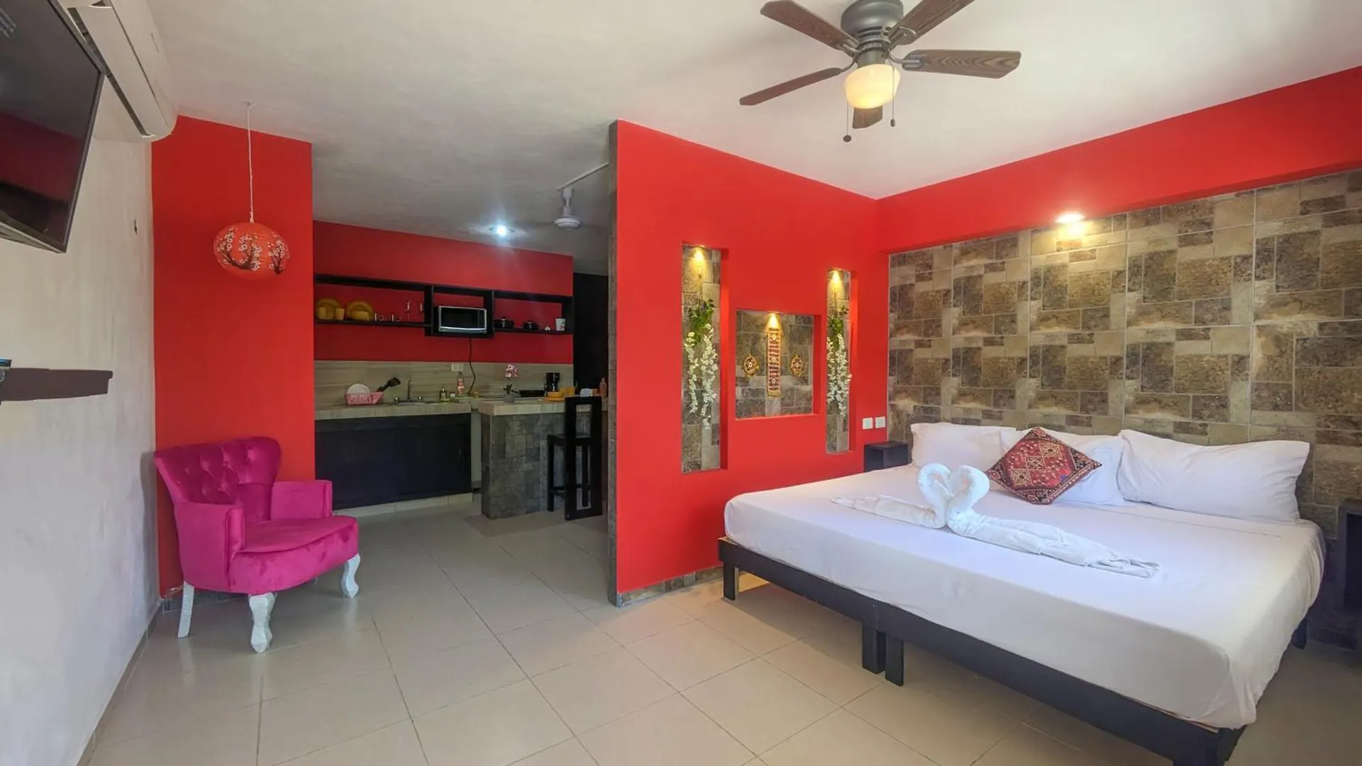 B6 Romantic Beachside Escape Bangkok Theme Memory Foam King Bed Kitchen Ac Playa del Carmen