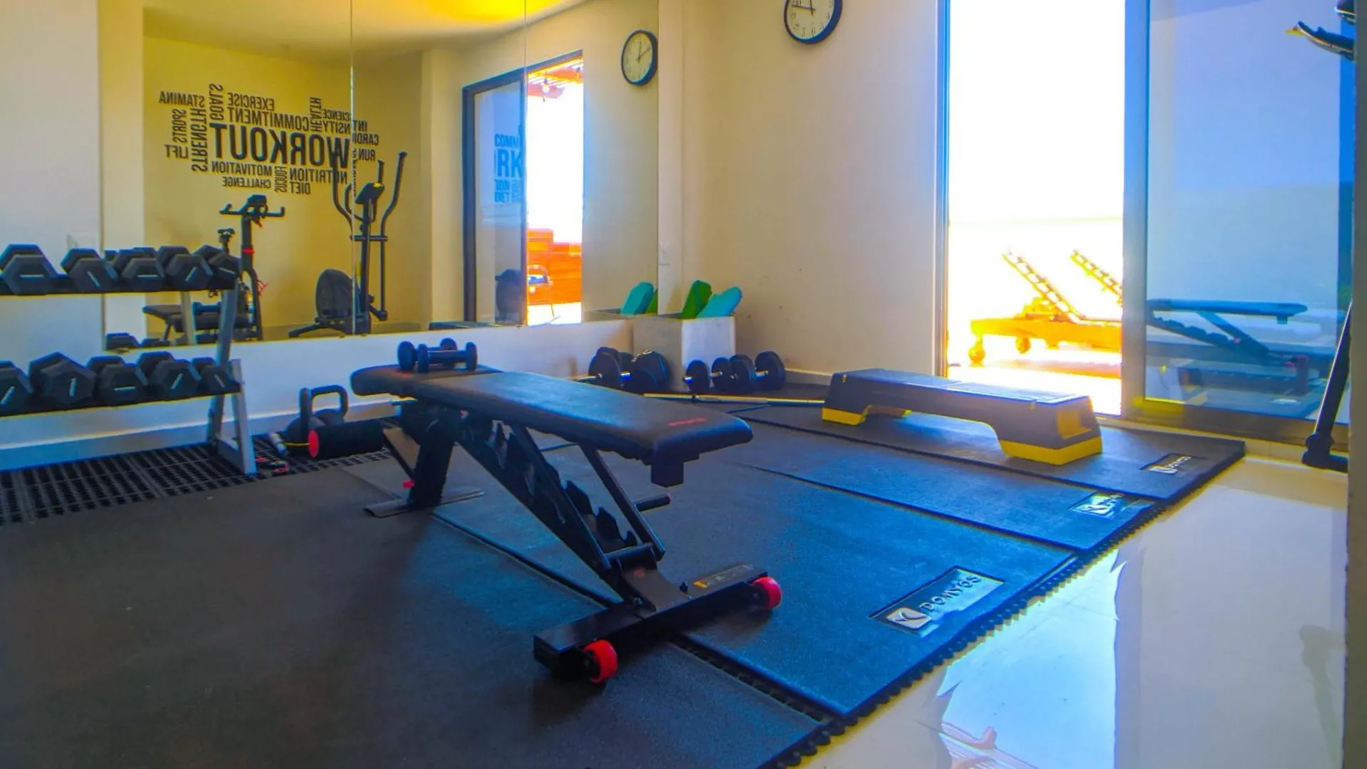 500M To Beach L King Beds Kitchen L Pool Patio Gym Bikes Ac 30504 신데 델 카르멘